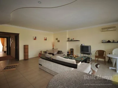 Quartier résidentiel Contemporary apartment in well managed complex