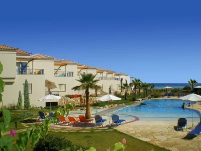 Zespół mieszkaniowy Luxury residence with a swimming pool and gardens near the beach, Chania, Greece