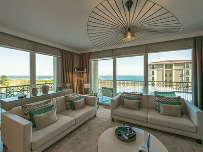 Zespół mieszkaniowy Modern apartments with sea views in a residence area with swimming pool and equestrian club, Beylikduzu, Istanbul, Turkey