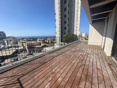 Residential quarter Penthouse - limite de neve tzedek