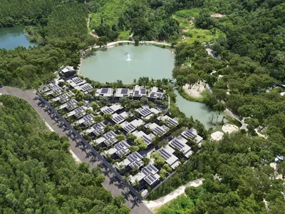 Complexe résidentiel Exclusive villa complex by a picturesque lake in Choeng Thale, Phuket, Thailand