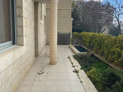 Жилой квартал Appartement triplex a louer a jerusalem