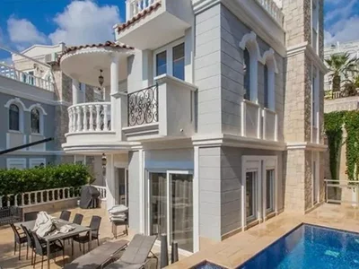 Villa Furnished villa 3+2 with swimming pool in a complex with infrastructure.