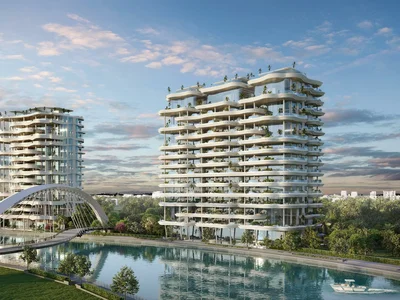 Complexe résidentiel New luxury residence Casa Canal with a swimming pool, a spa center and around-the-clock security, Safa Park, Dubai, UAE