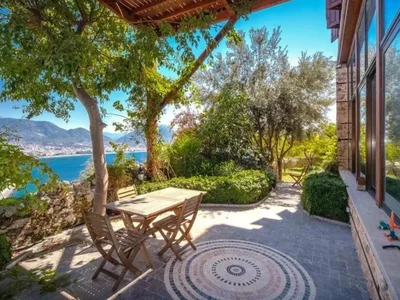 A castle that is only 11 years old. Unusual villa’s on sale for €2,500,000 in Turkey