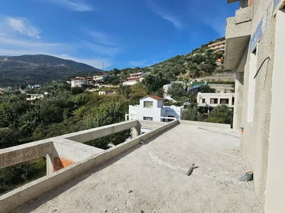 Edificio de apartamentos Apartment with veranda in Lungomare Vlore