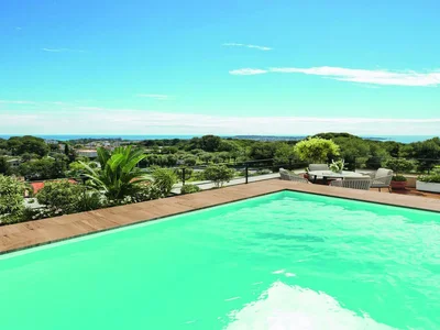 Zespół mieszkaniowy New residential complex surrounded by forest, Antibes, Cote d'Azur, France