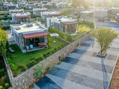 Zespół mieszkaniowy Complex of villas with a swimming pool and around-the-clock security, Bodrum, Turkey