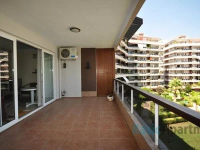 Quartier résidentiel Contemporary apartment in well managed complex