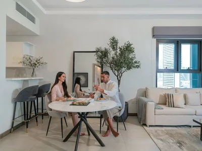 Complejo residencial SOL BAY Residence with a swimming pool and a view of Burj Khalifa, Business Bay, Dubai, UAE