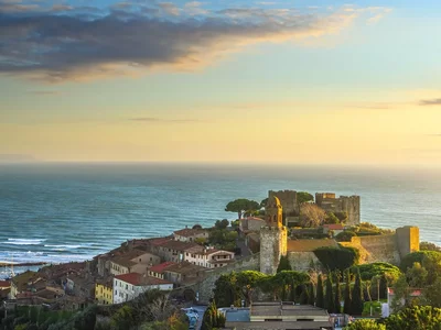 €5000 for the move. One of Italy's most beautiful villages attracts new residents