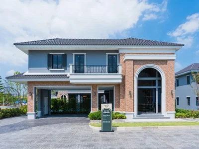Villa Crown Estate