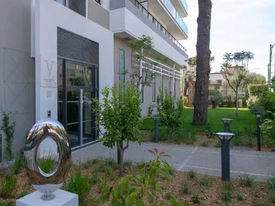 Zespół mieszkaniowy New residential complex in the center of Saint-Laurent-du-Var, Cote d'Azur, France