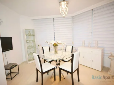 Dzielnica mieszkaniowa Cheap two bedroom apartment with furniture and appliance