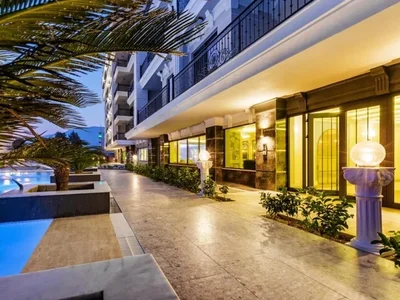 Complexe résidentiel Furnished 1+1 apartment in Toprak Palace complex on the seafront.