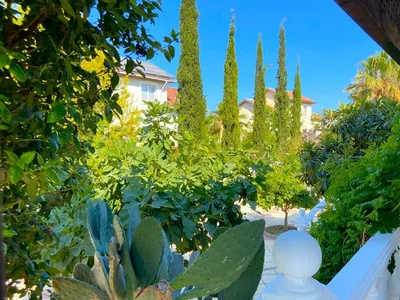 Villa Fully furnished 5-bedroom villa 200 m² 150 meters from the beach.