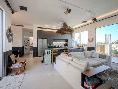 Residential quarter Penthouse - bitsaron