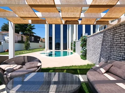 Villa Six bedroom villas 400 meters.