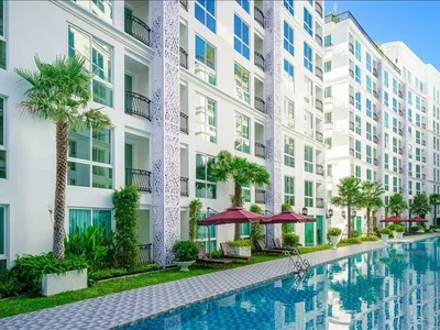 Complexe résidentiel Residence with swimming pools, gardens and around-the-clock security in the center of Pattaya, Thailand