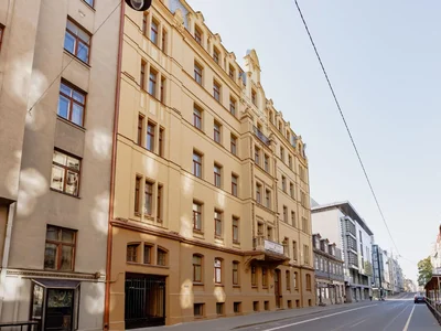 Commerce Lāčplēša 24