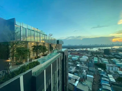 Wohnanlage High-rise residential complex with a good infrastructure in Sukhumvit, Bangkok, Thailand