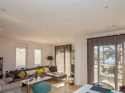 Villa Furnished villa 3+2 with swimming pool in a complex with infrastructure.