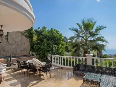 Villa Furnished villa 3+2 with swimming pool in a complex with infrastructure.