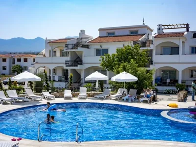 Complexe résidentiel Furnished 2+1 apartment 250 meters from the sea in Esentepe area.