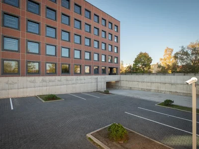 Centre d'affaires P83 biroju centrs