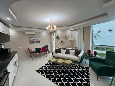 Complejo residencial Furnished 1+1 apartment in Konak Blue Bay complex near Cleopatra beach.