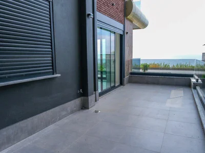 Zespół mieszkaniowy Prestigious residential complex with swimming pools just 70 m from the sea, Kargicak, Alanya, Türkiye