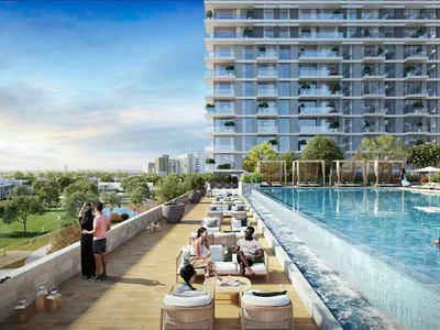 Complexe résidentiel Golf Grand — guarded residence by Emaar with a swimming pool near the golf course and Dubai Marina in Dubai Hills Estate