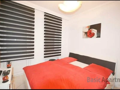 Dzielnica mieszkaniowa Cheap two bedroom apartment with furniture and appliance