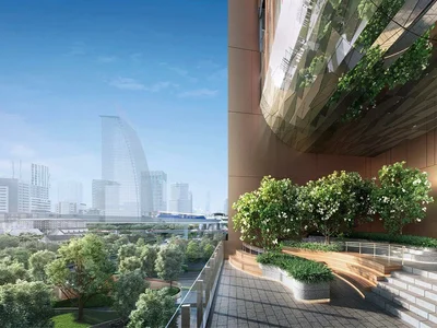 Complejo residencial High-rise residential complex with loft apartments next to the metro, in the business district of Bangkok, Thailand