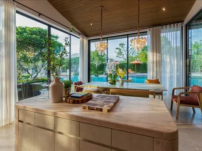 Zespół mieszkaniowy Complex of villas with a swimming pool and a fitness center, Bangkok, Thailand