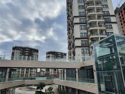 Zespół mieszkaniowy Residence with a swimming pool and a shopping mall, Istanbul, Turkey