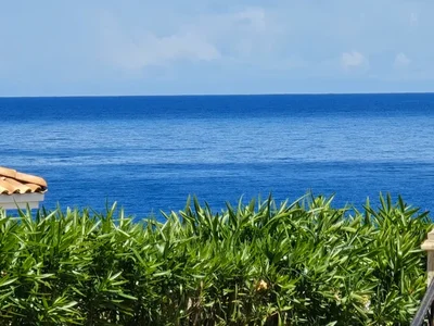 Complexe résidentiel Furnished 2+1 apartment 250 meters from the sea in Esentepe area.