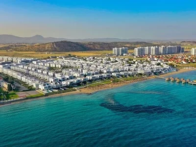 Complejo residencial Finished apartments in the Four Seasons Life complex on the seashore.