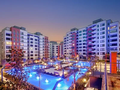 Zespół mieszkaniowy Luksusowe apartamenty z dwiema sypialniami w Avrupa Konutları Yenimahalle.