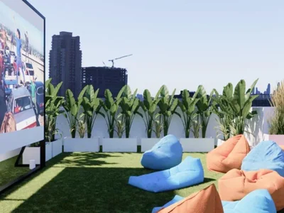 Complejo residencial Complex of serviced apartments Izzzi Life with a swimming pool and a co-working area, JVC, Dubai, UAE