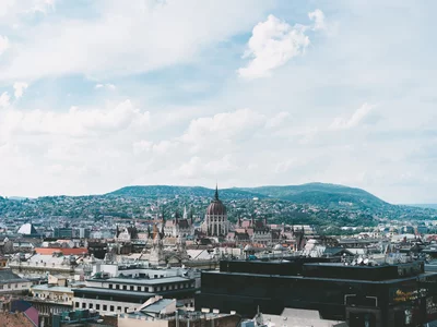 “The construction sector in the country has come to a halt.” How much does real estate in Hungary cost, and is it worth investing in the market right now?