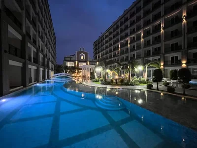 Complejo residencial Dusit Grand Park 2