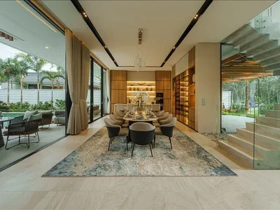 Complexe résidentiel Complex of villas with swimming pools in a convenient area of Phuket, Thailand