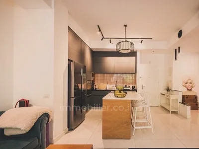 Quartier résidentiel à vendre! un appartement unique avec jardin de 4 pièces au coeur de tel aviv??????????????