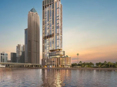 Wohnanlage New high-rise residence One River Point with swimming pools on the canal front, close to Burj Khalifa, Business Bay, Dubai, UAE