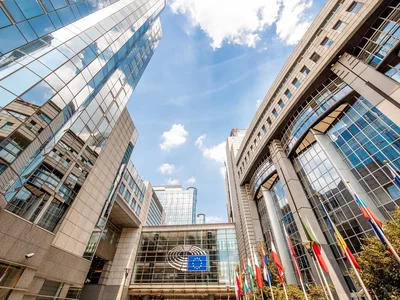 European Commission plans to simplify the granting of residence and work permits to qualified workers from third world countries