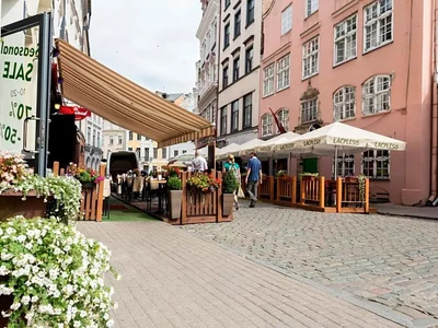 Commerce Tirgoņu iela 11