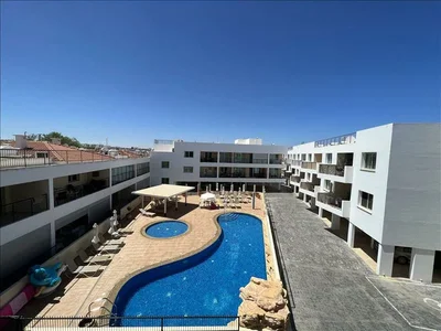 Zespół mieszkaniowy Residence with a swimming pool and a view of the sea at 600 meters from the beach, Kapparis, Cyprus