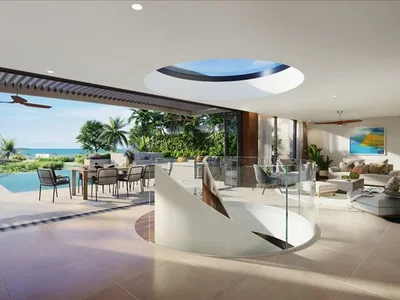 Complexe résidentiel New complex of villas with swimming pools and gardens on the first sea line, Phuket, Thailand
