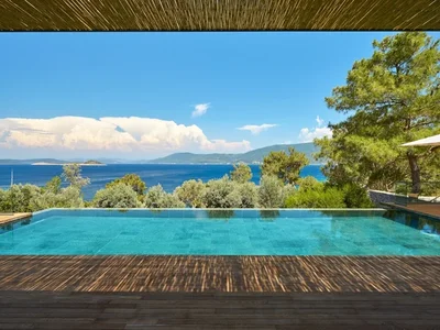 Villa An exclusive five-bedroom villa within the Kempinski Residences complex.